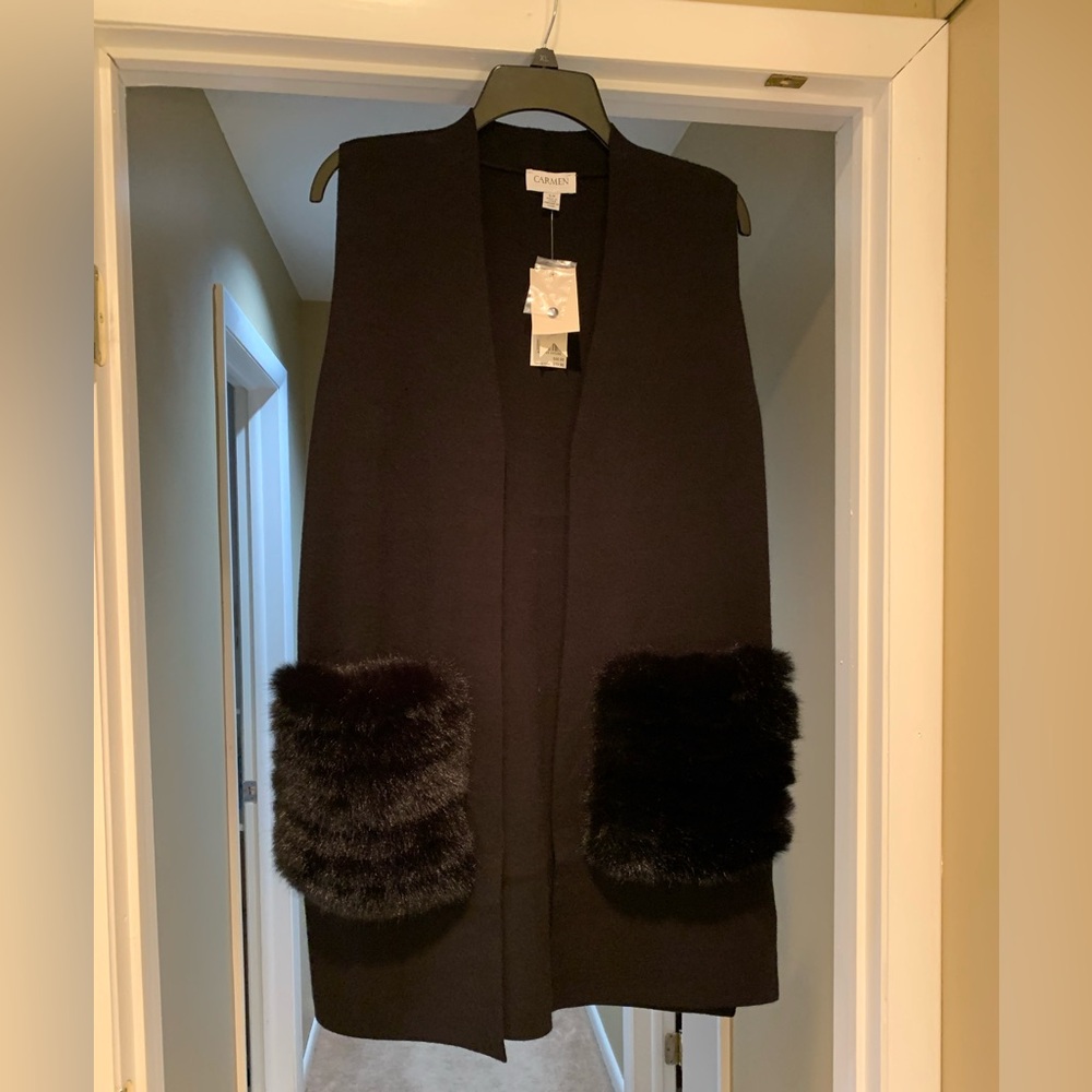 CARMEN MARC VALVO Black Sweater Vest Small